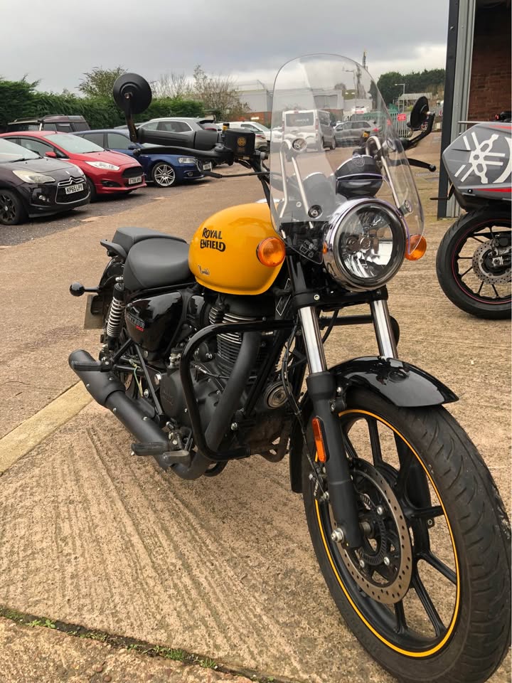 [USED] 2024 Royal Enfield Meteor 350 - Yellow