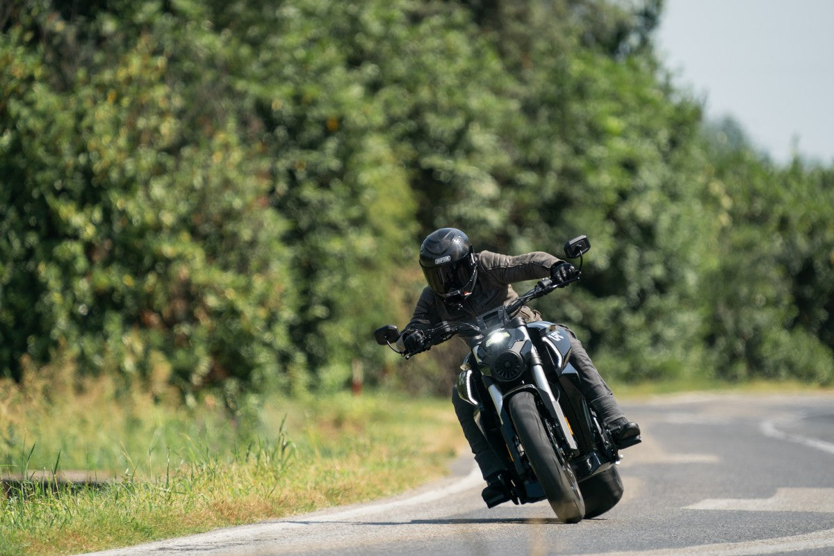 Benda Moto LFC700 2025 - Black