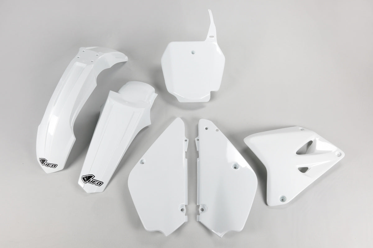 UFO Full Plastic Kit RM85 00-25 - White