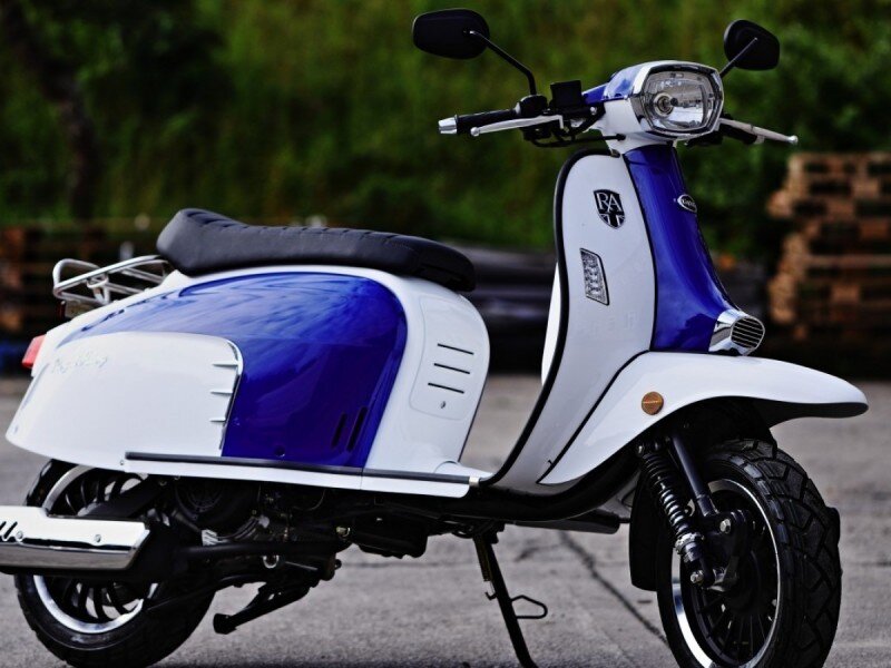 Royal Alloy GT 125cc CBS AC Blue White
